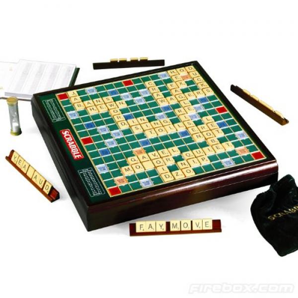 Scrabble Prestige contents and components
